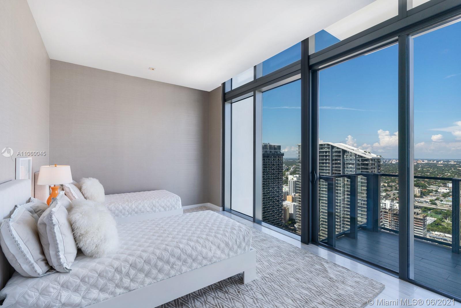 REACH CONDO - Residential