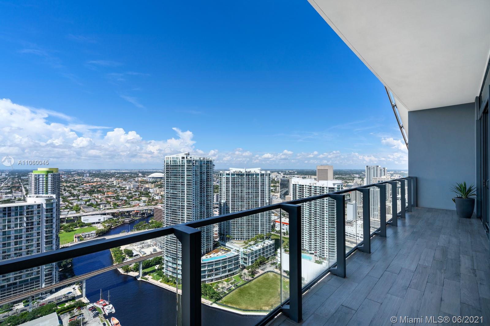 REACH CONDO - Residential