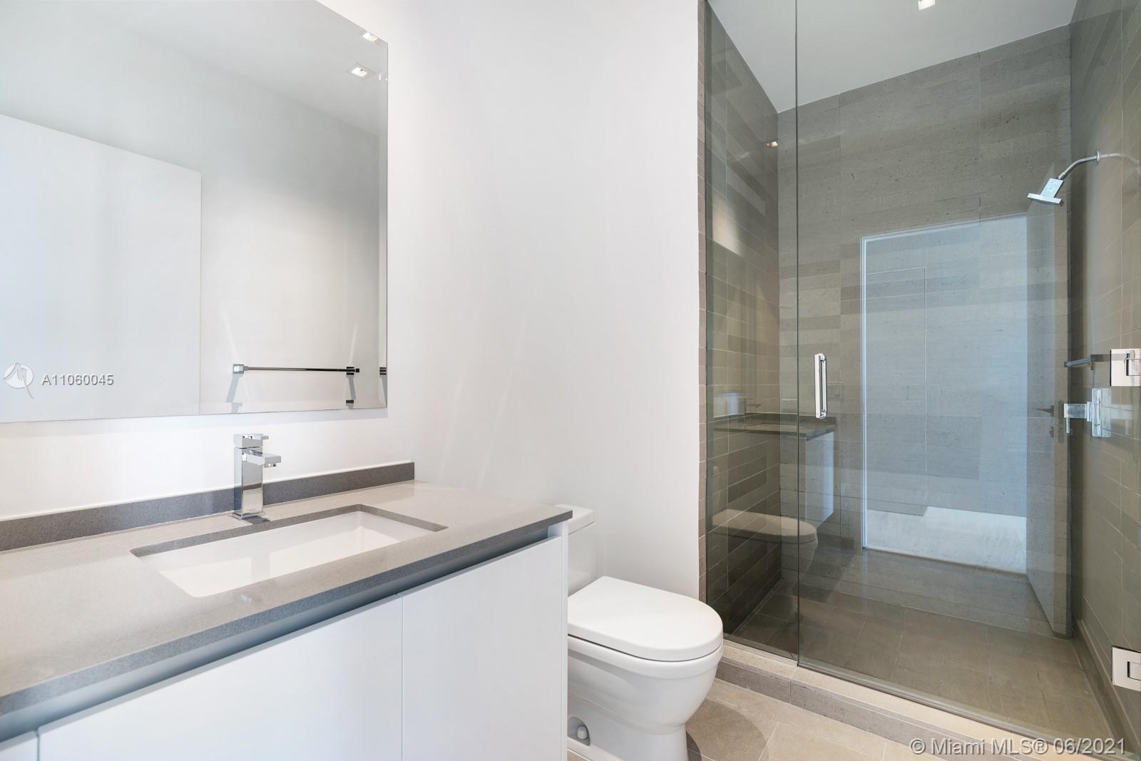 REACH CONDO - Residential