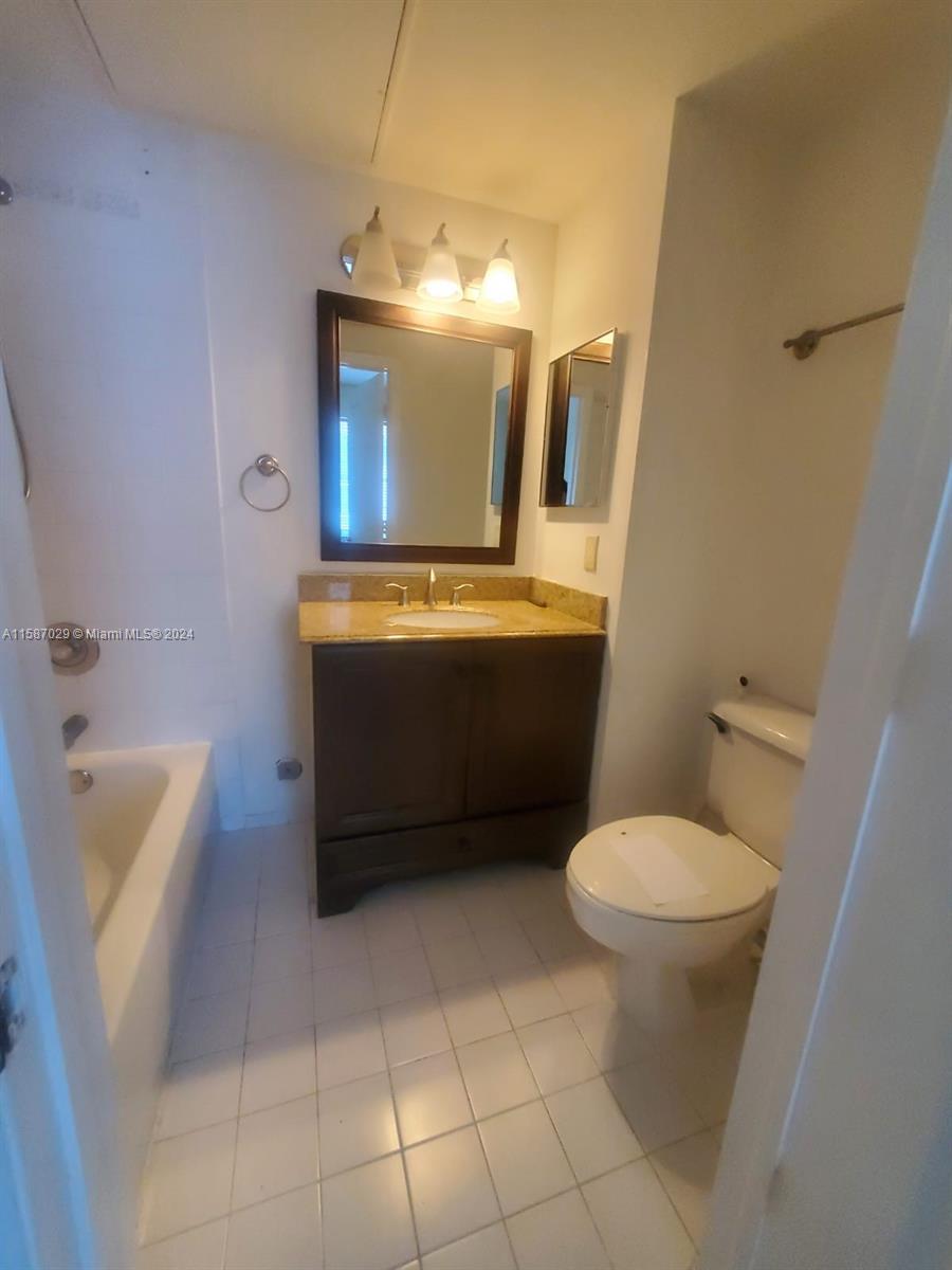 VILLAS DE TUSCANY CONDO - Residential Lease