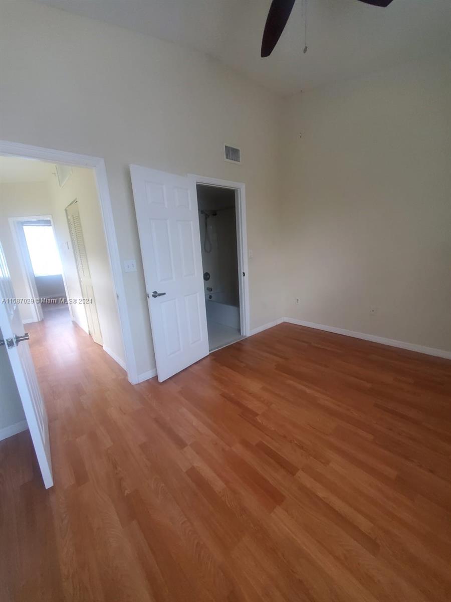 VILLAS DE TUSCANY CONDO - Residential Lease