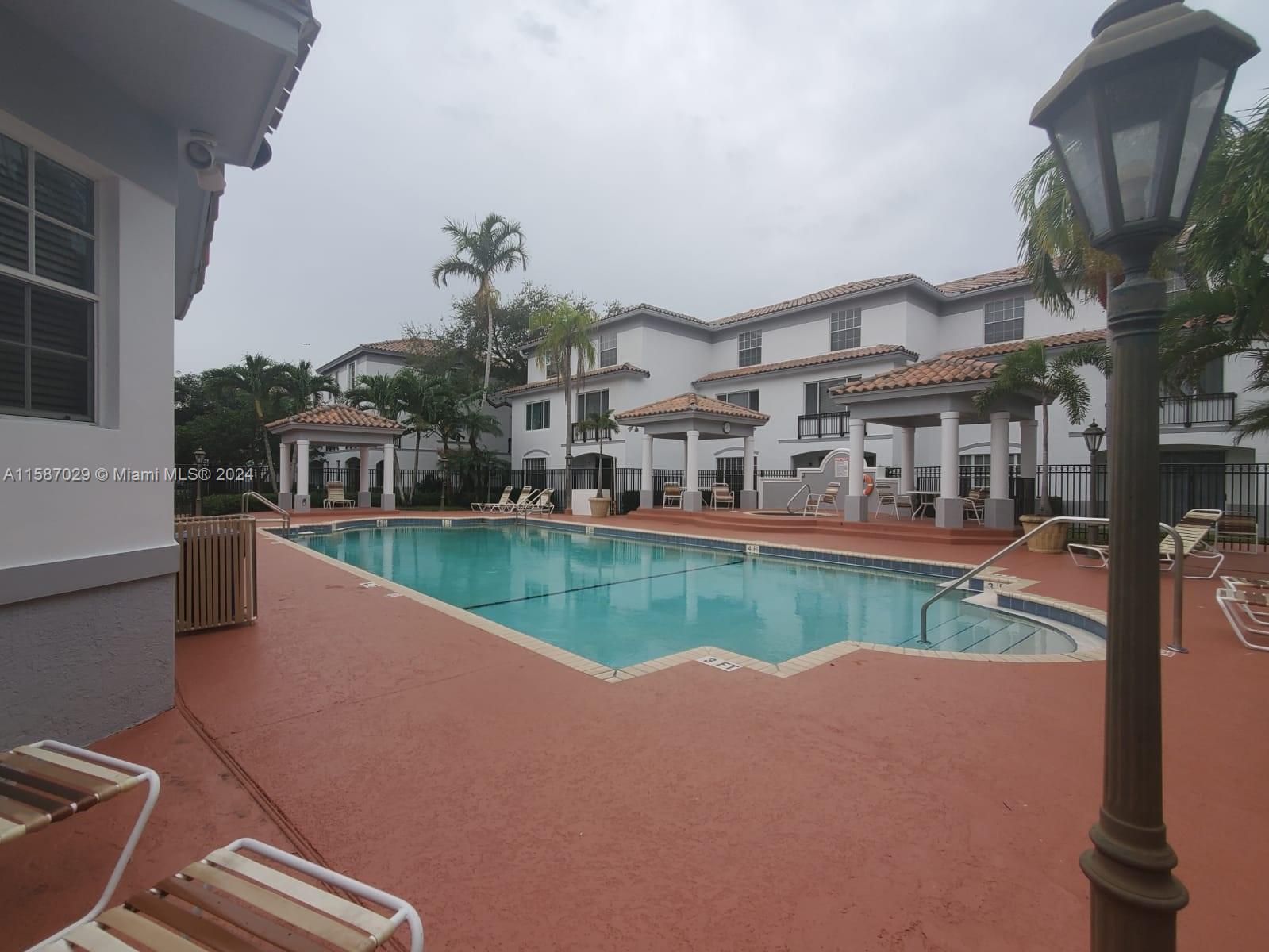 VILLAS DE TUSCANY CONDO - Residential Lease