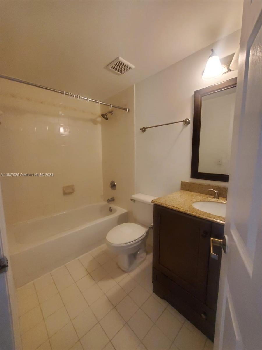 VILLAS DE TUSCANY CONDO - Residential Lease