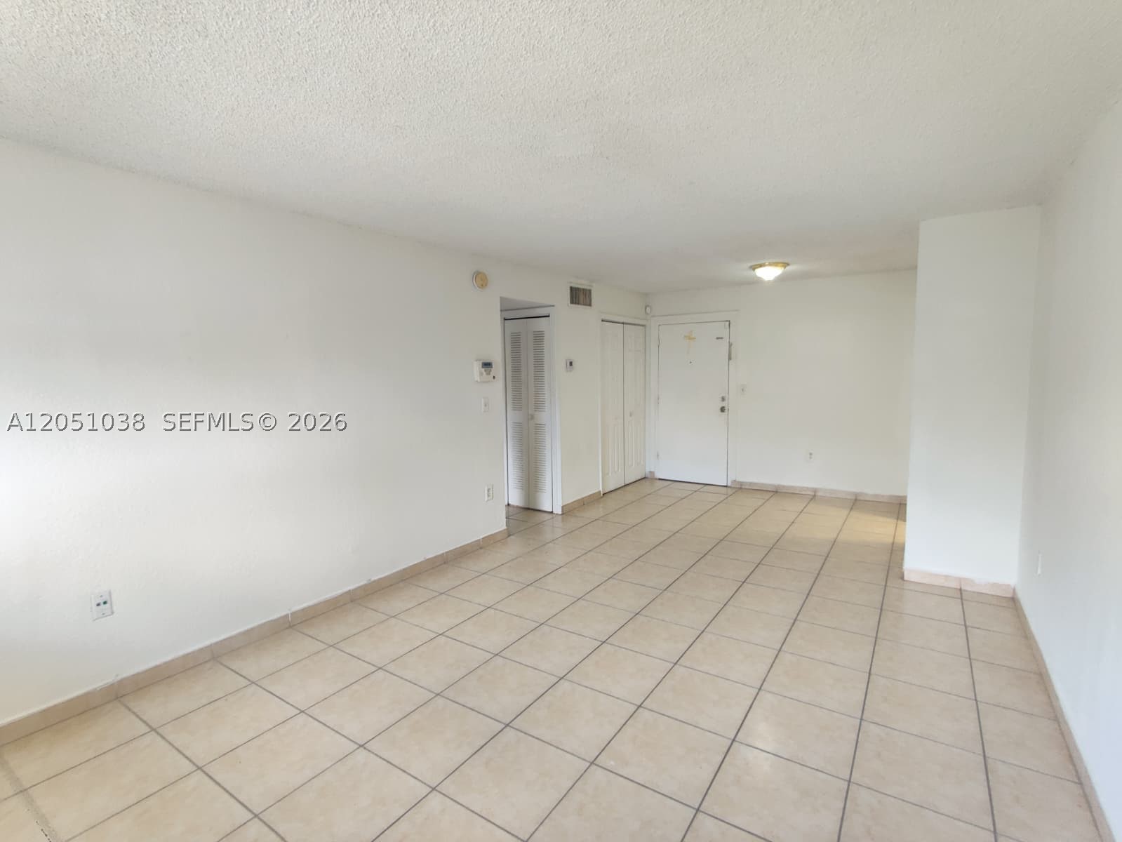 LAS ESTRELLAS CONDO - Residential Lease