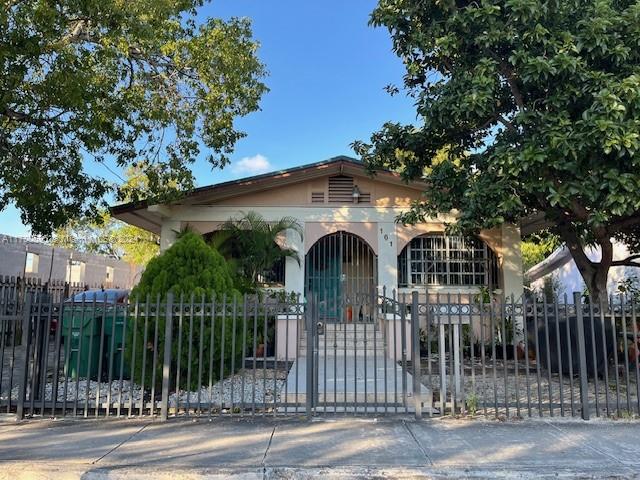 T5-L Investors, Developers, Excellent opportunity to develop an urban project of up to 5 stories. The best zoning of Wynwood Norte T5-L. This land is in the best of the streets in this area and walking distance from Midtown Shops, Design District, Brickell, Wynwood Art Walls, Restaurants, Bars. Also just 15 minutes drive to MIA, Miami Beach and with access to the best transportation routes such as the major Expressways I95, I-395. This is a great opportunity to assemble more lots on this block to take full advantage of the T5 zoning which allows up to 150 units per acre. Meanwhile Buyer can rent the Single Family Home 3/2 on this 5,000 sq.ft. lot, house in excellent conditions and renovated. Also property has two efficiencies at backside of the house with private entrance (both rented).