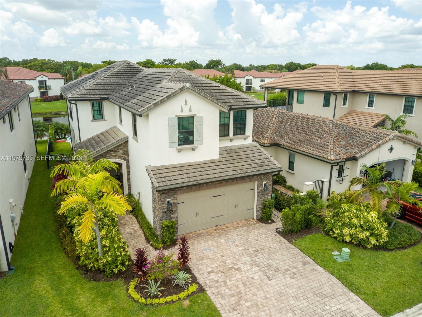 PEMBROKE LAKES SOUTH - Residential