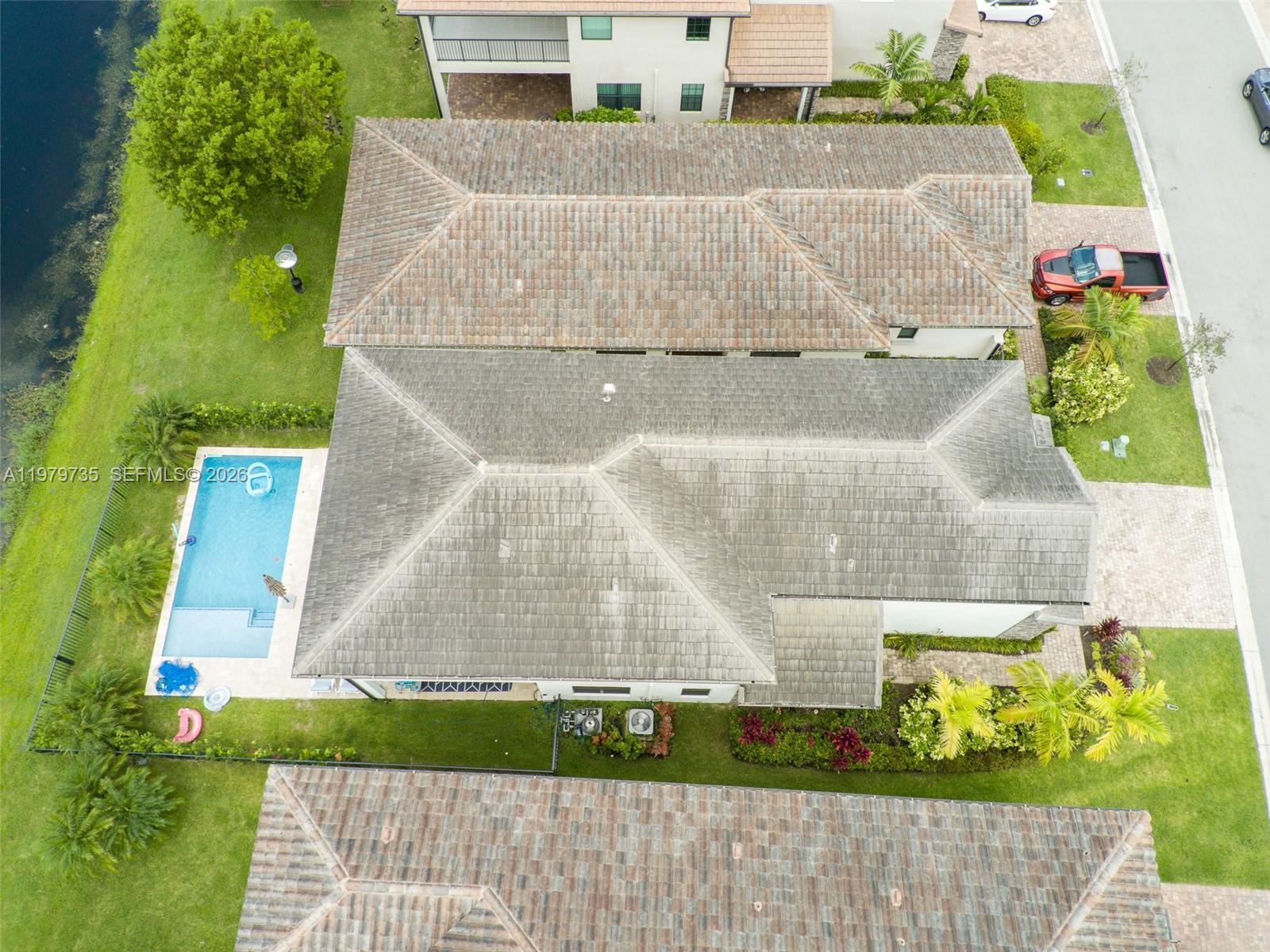 PEMBROKE LAKES SOUTH - Residential