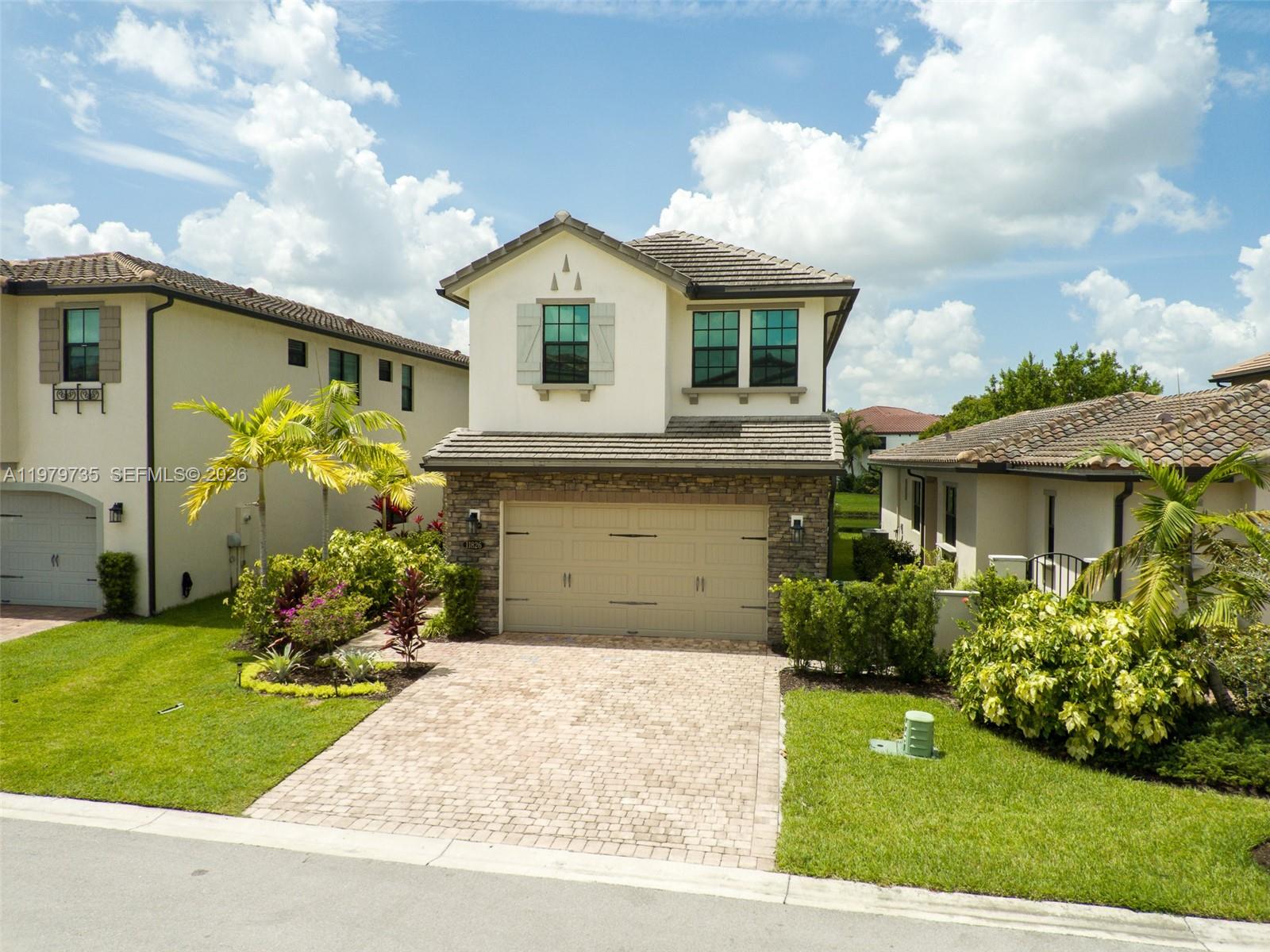 PEMBROKE LAKES SOUTH - Residential