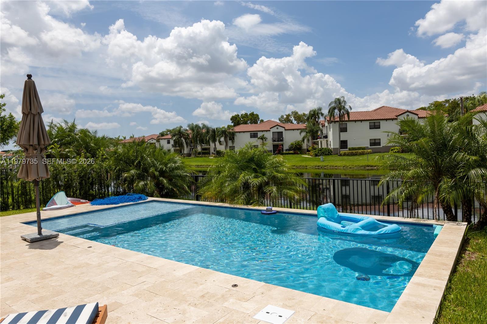 PEMBROKE LAKES SOUTH - Residential