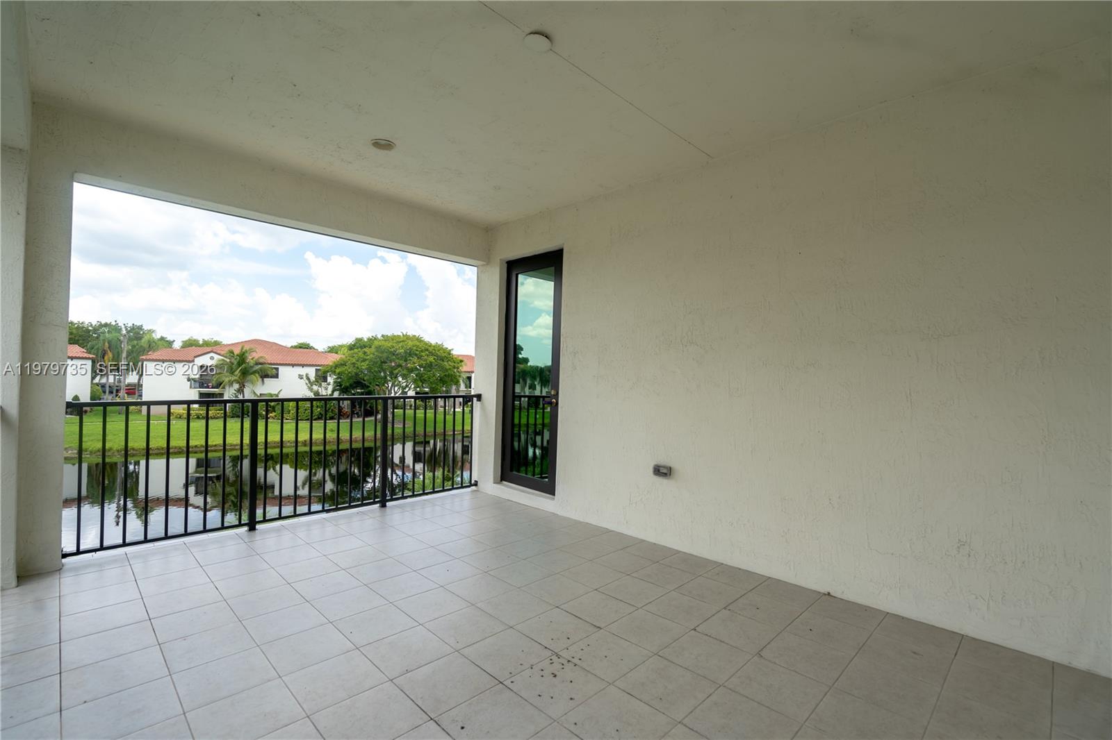 PEMBROKE LAKES SOUTH - Residential