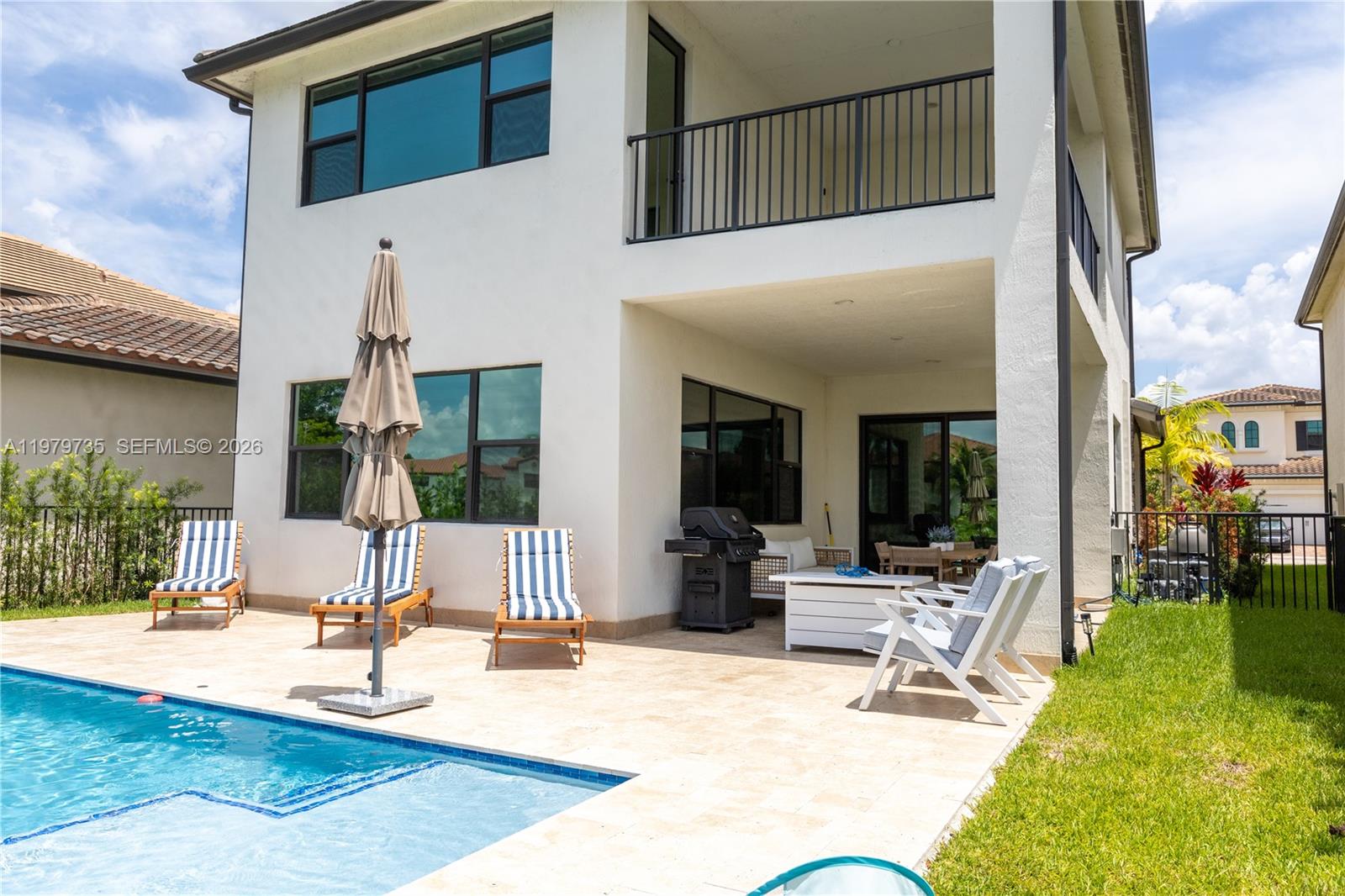 PEMBROKE LAKES SOUTH - Residential