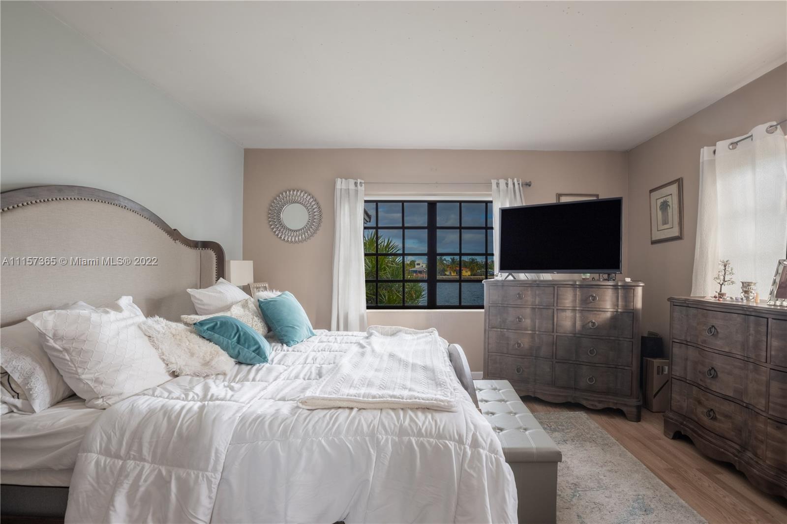 NORTH BAY ISLAND - Residential