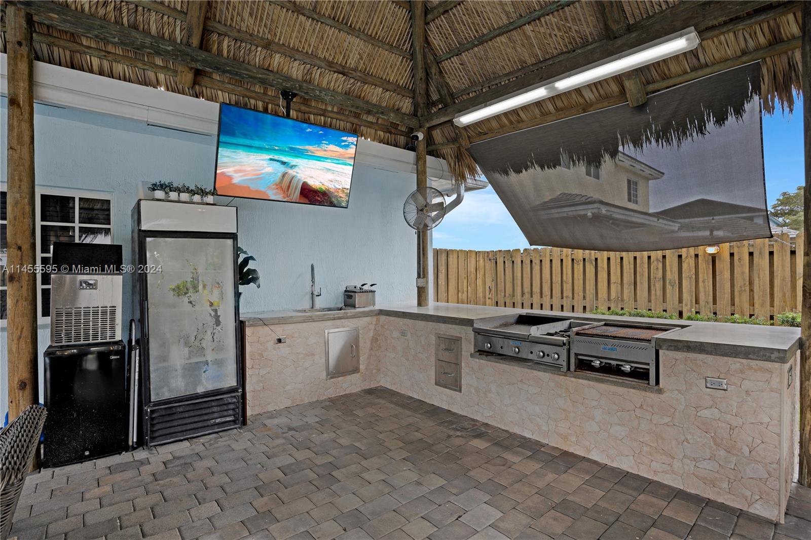 CARMENS PLACE / WINDWARD - Residential