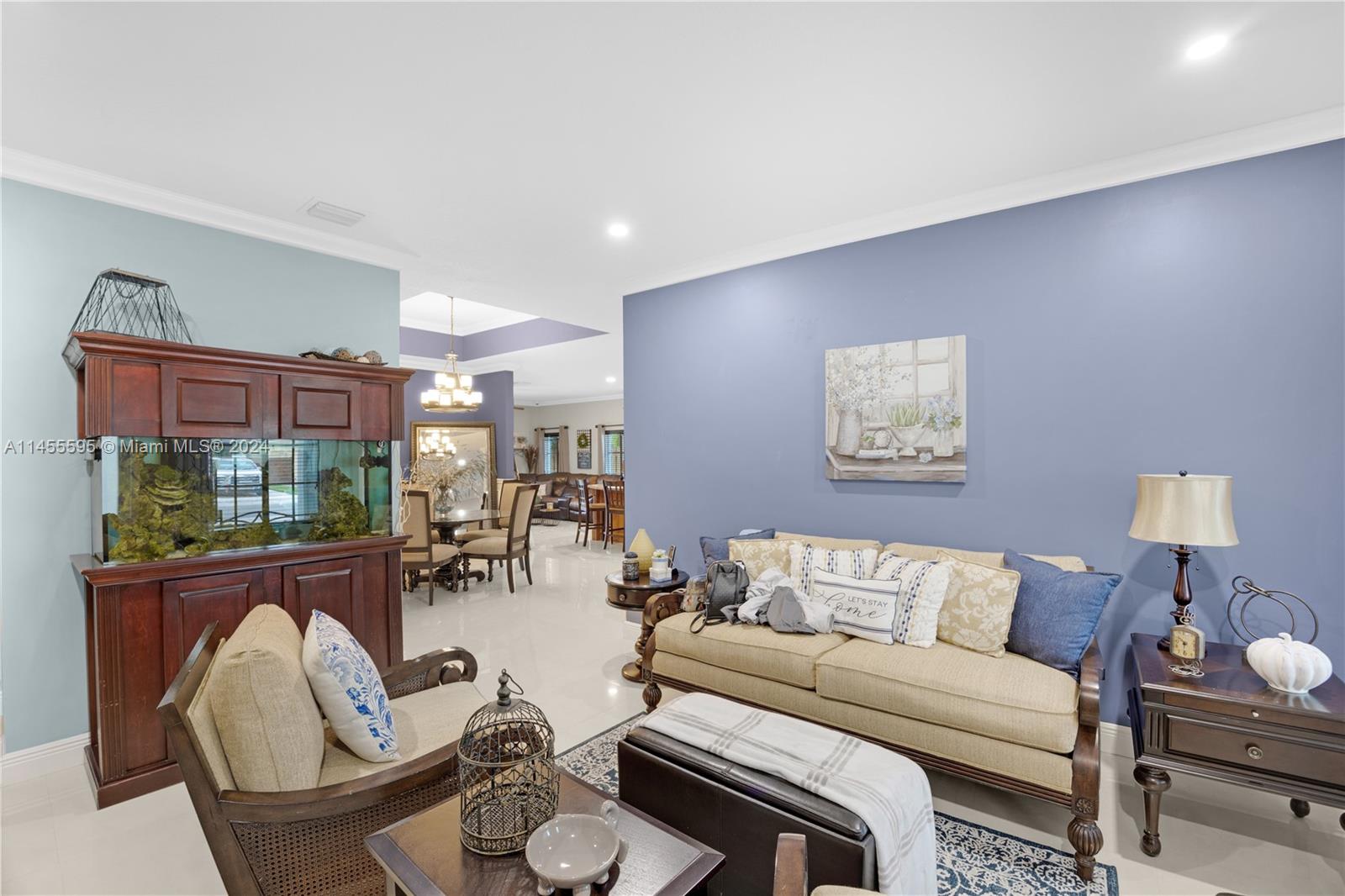 CARMENS PLACE / WINDWARD - Residential