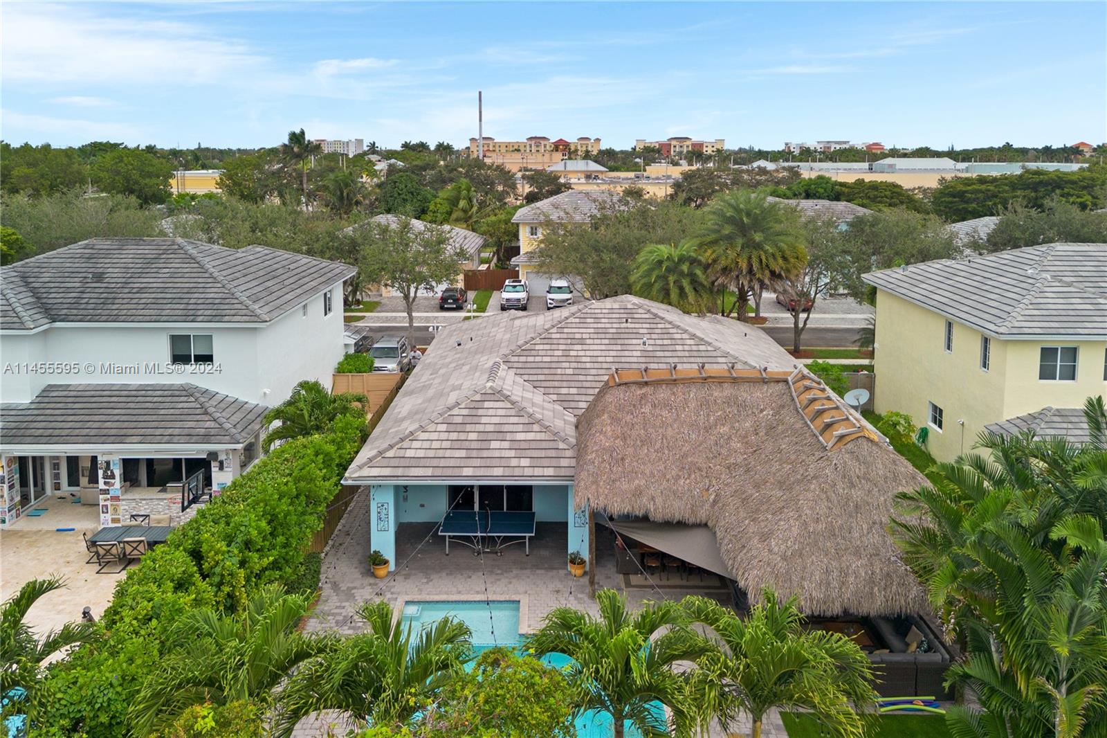 CARMENS PLACE / WINDWARD - Residential