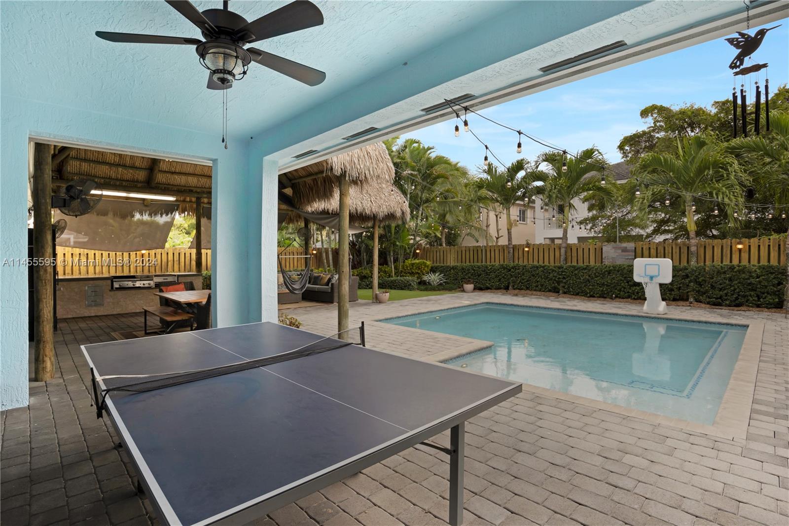 CARMENS PLACE / WINDWARD - Residential