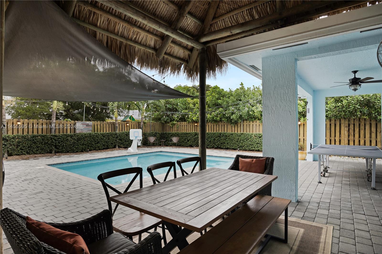 CARMENS PLACE / WINDWARD - Residential