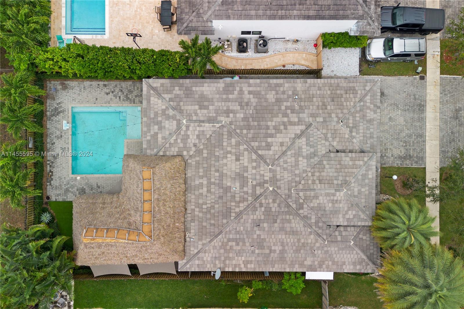 CARMENS PLACE / WINDWARD - Residential