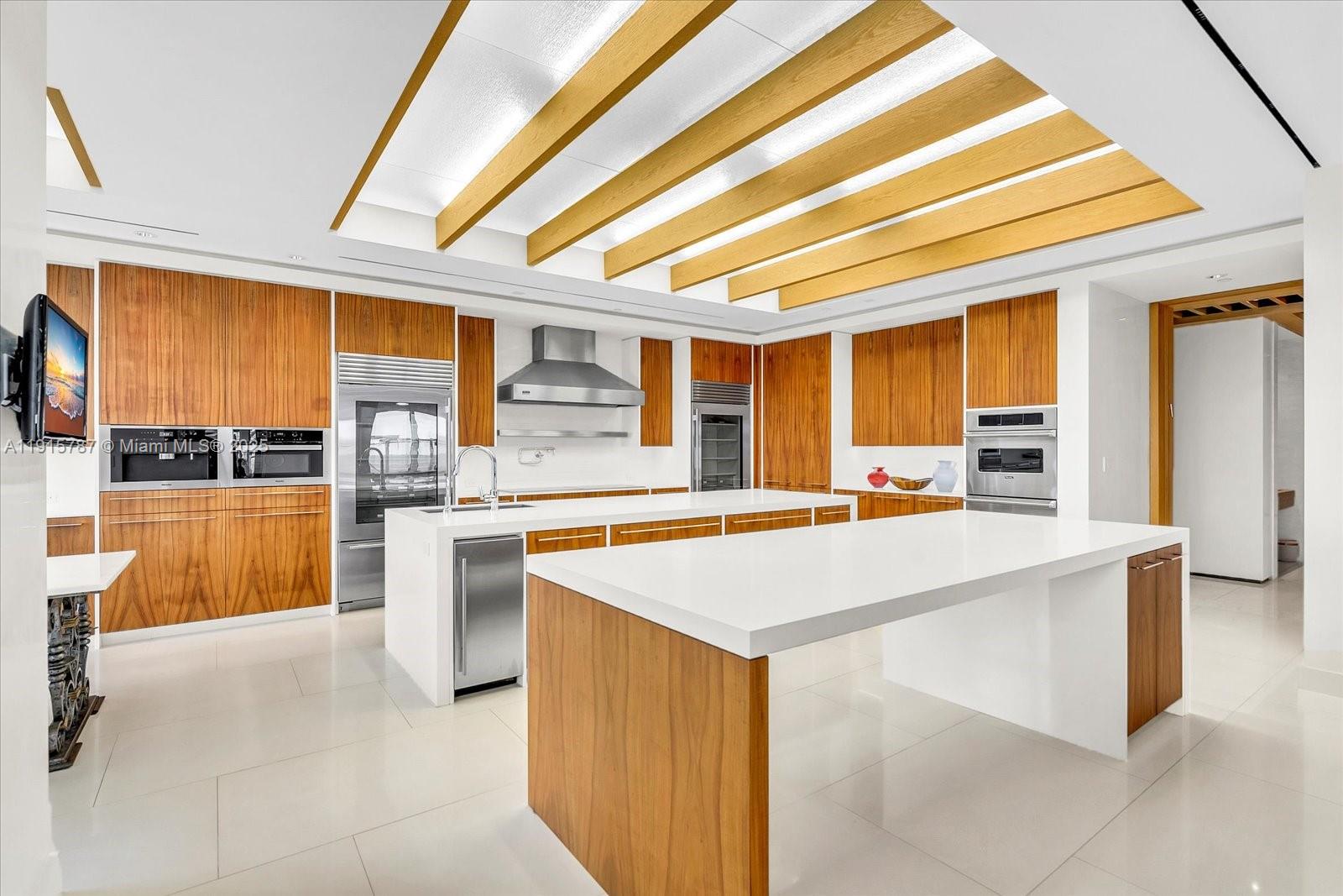 GRAND BAY TOWER CONDO - Residential