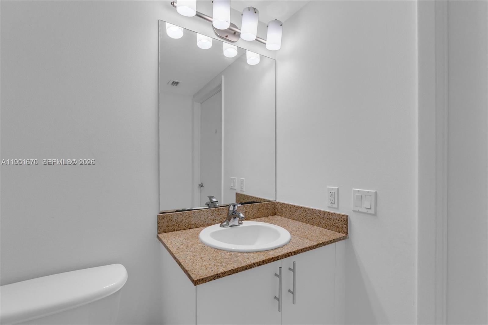 TERRAZAS RIVERPARK VILLAG - Residential