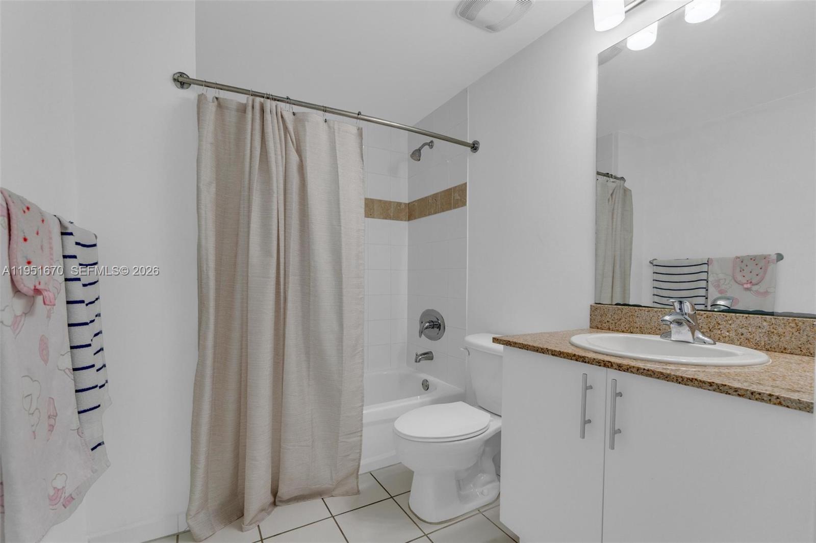 TERRAZAS RIVERPARK VILLAG - Residential