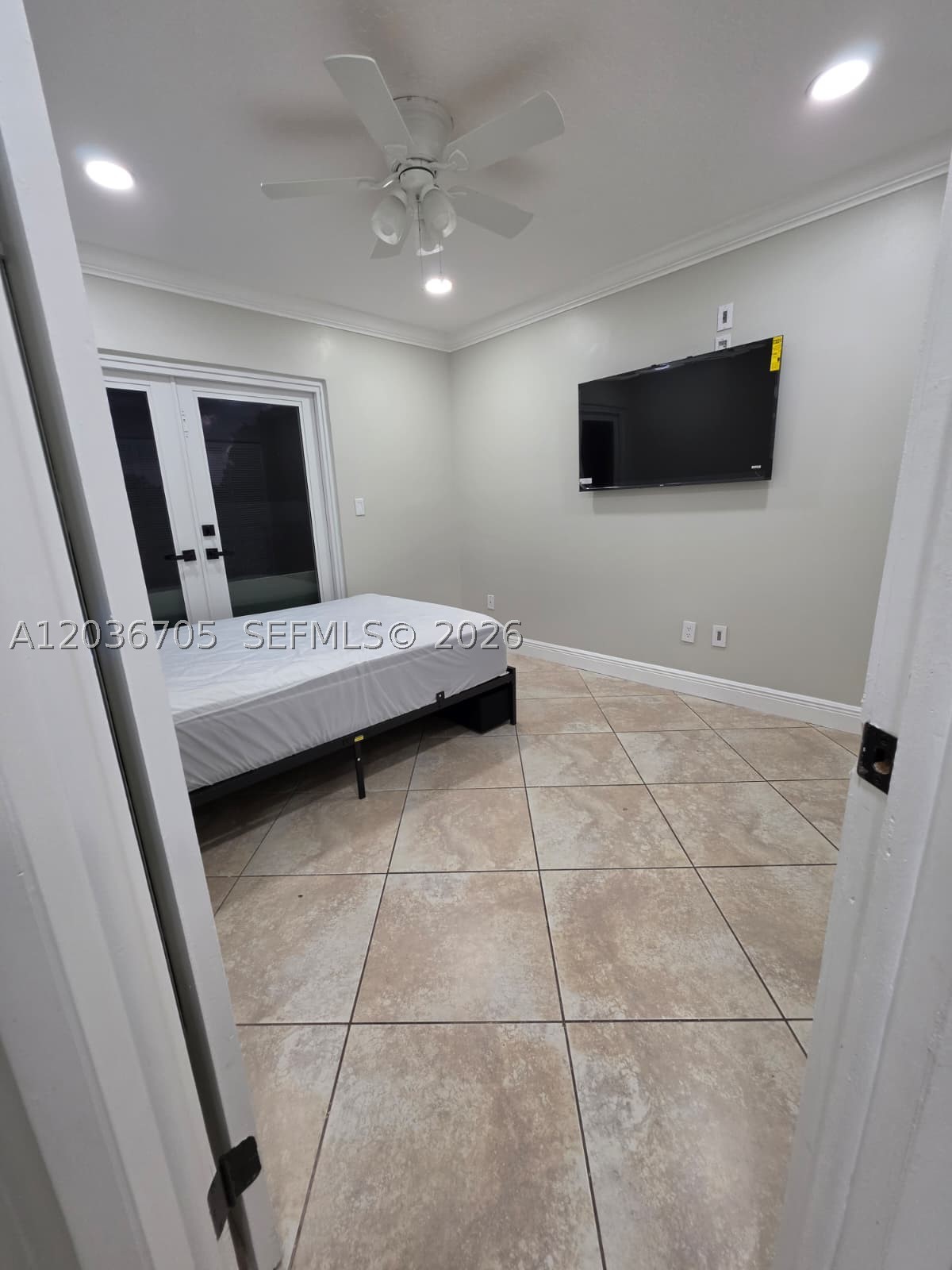 ROYAL GLEN - Residential Lease