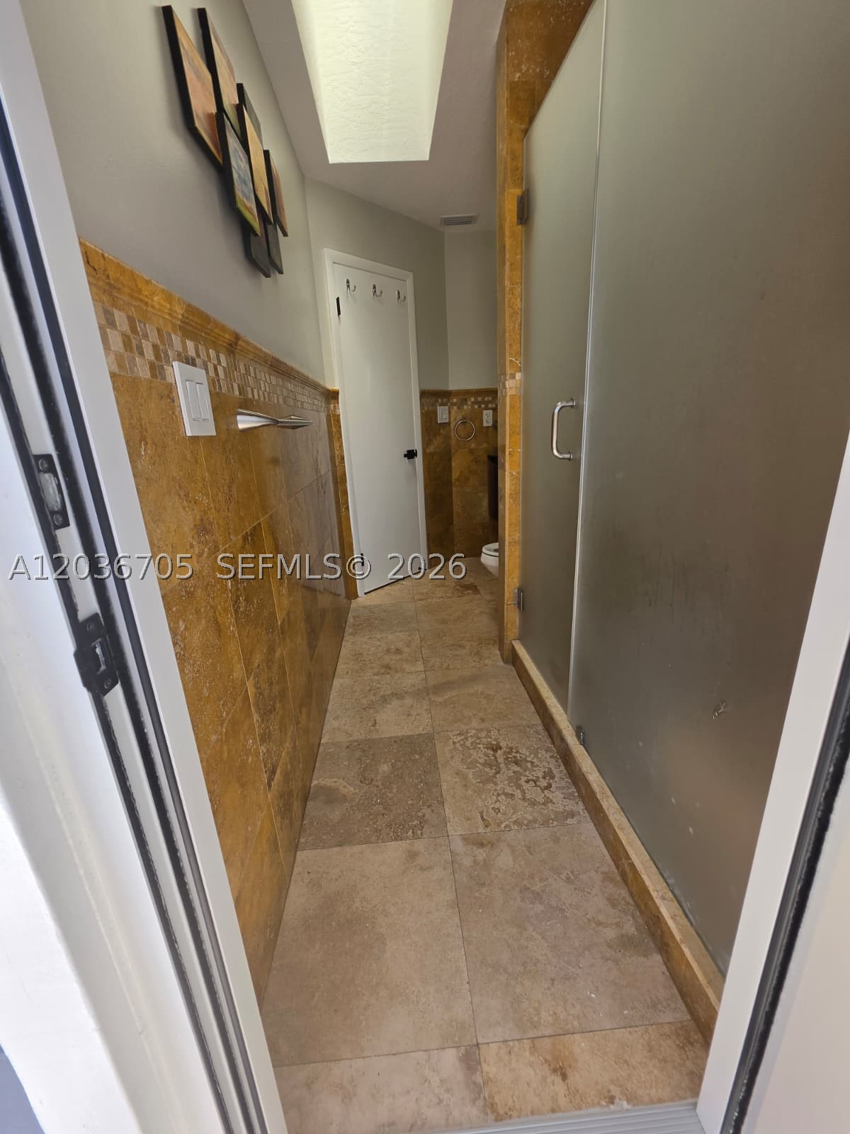 ROYAL GLEN - Residential Lease