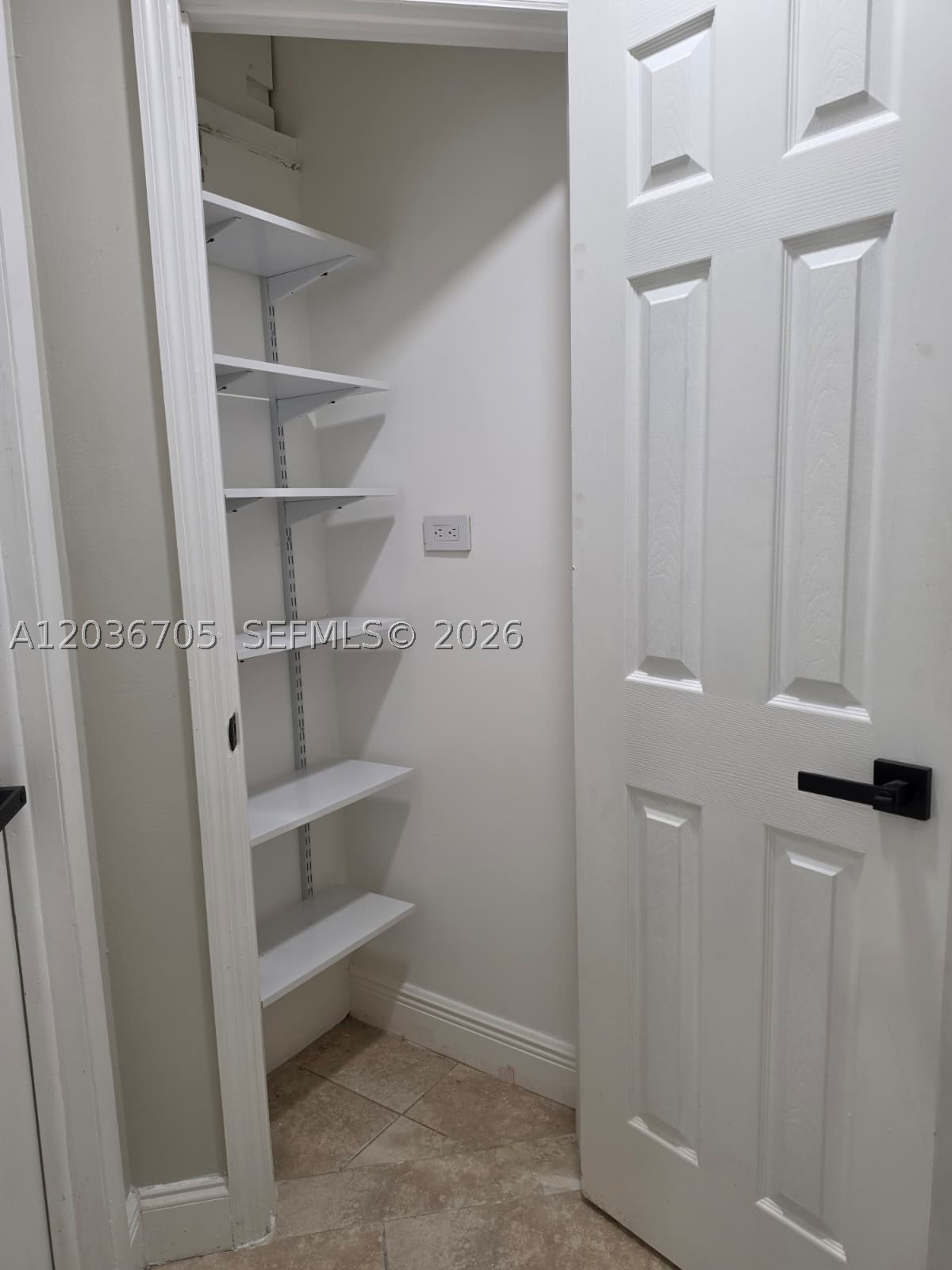 ROYAL GLEN - Residential Lease