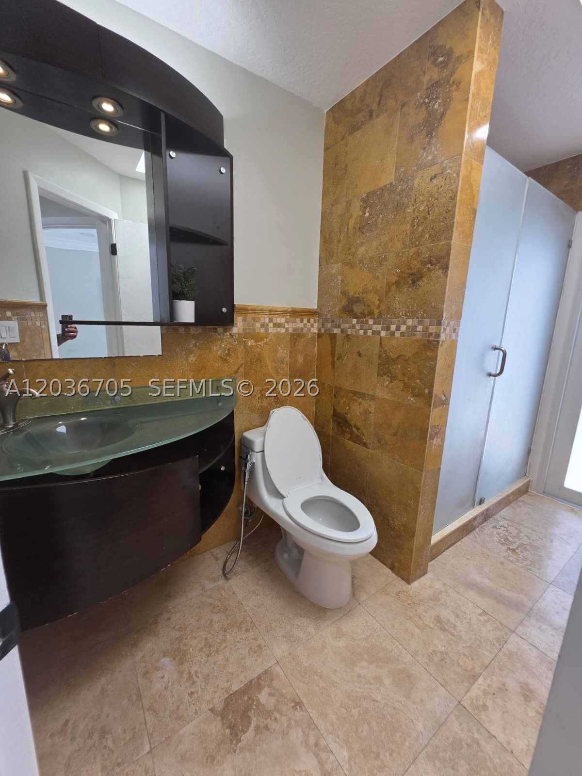 ROYAL GLEN - Residential Lease