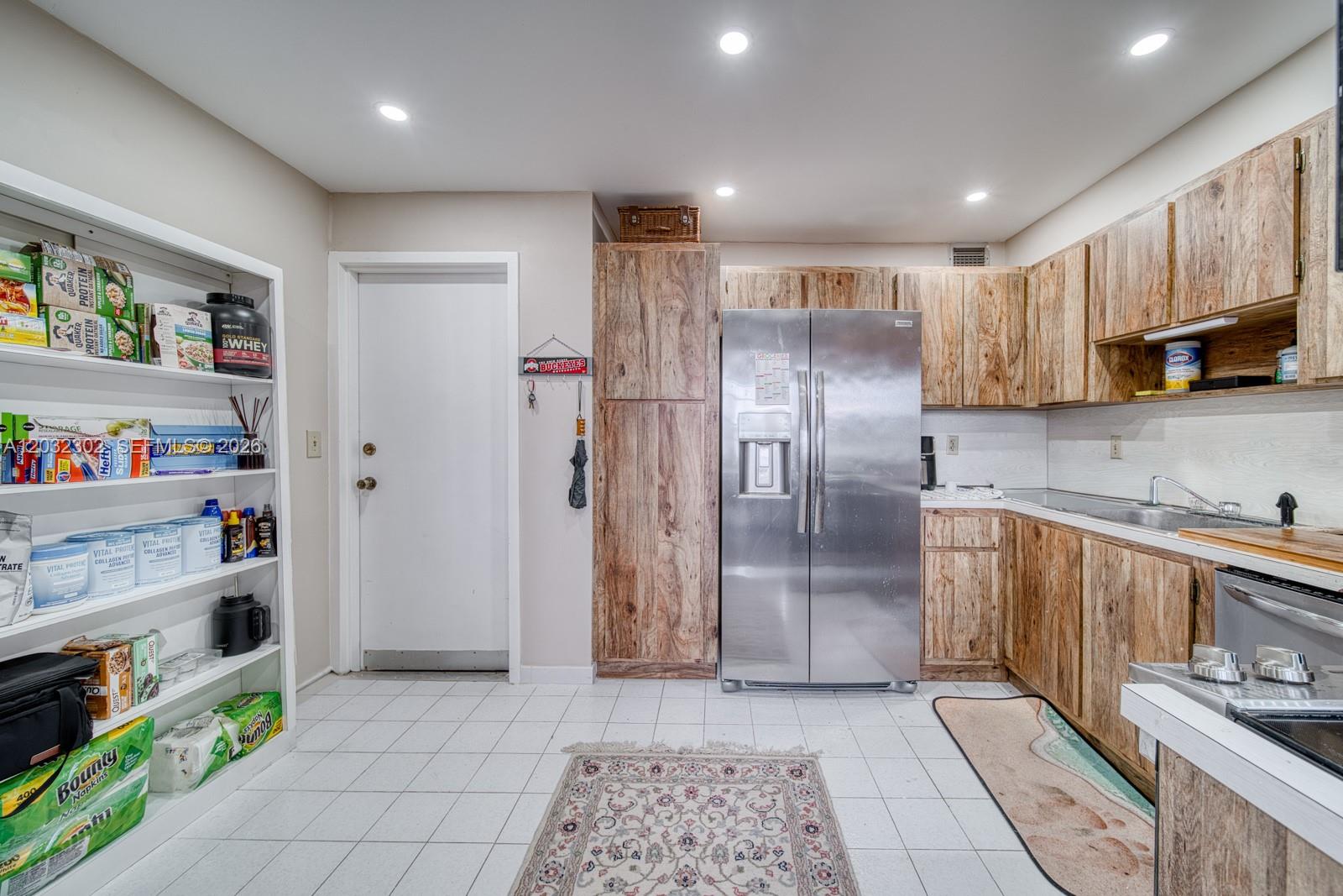 EAST POINT TOWERS CONDO - Residential