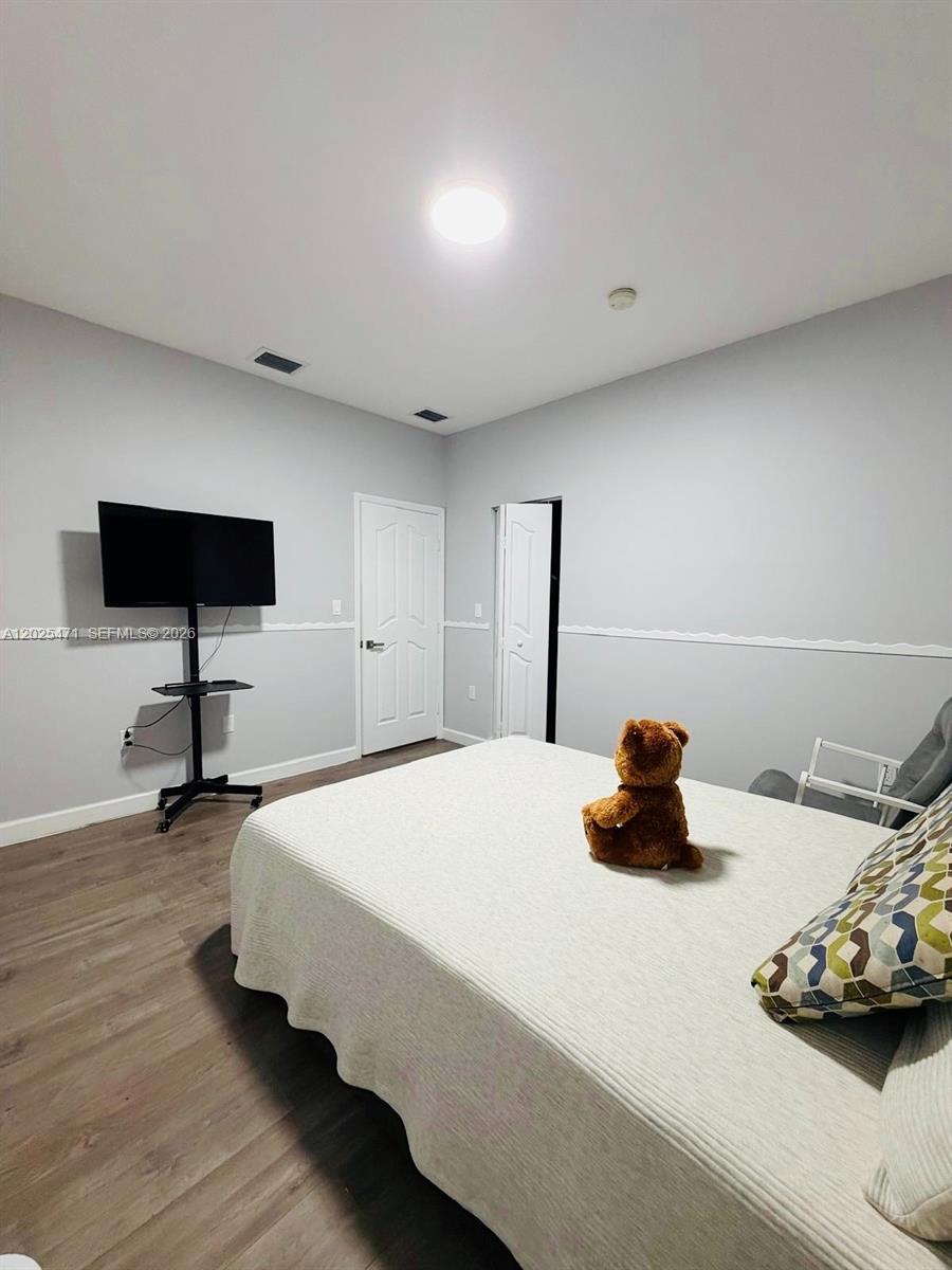 MILON VENTURE - Residential Lease