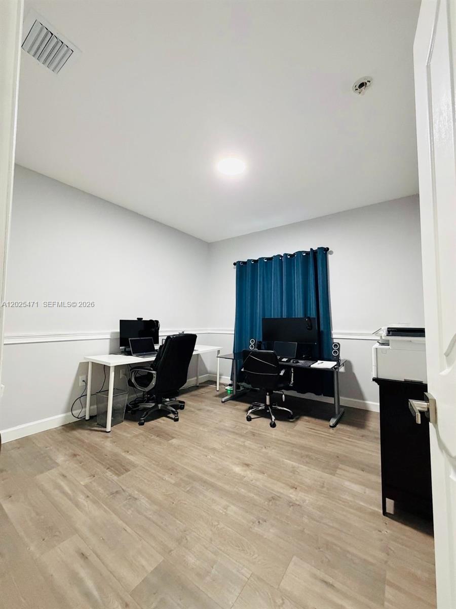 MILON VENTURE - Residential Lease