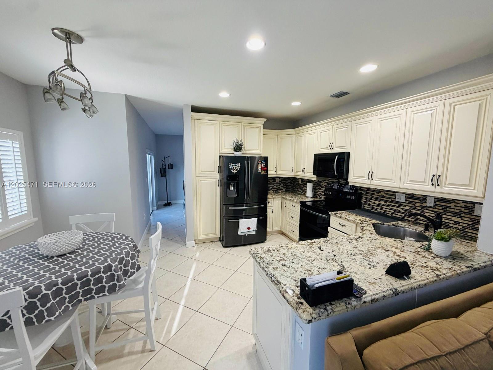 MILON VENTURE - Residential Lease