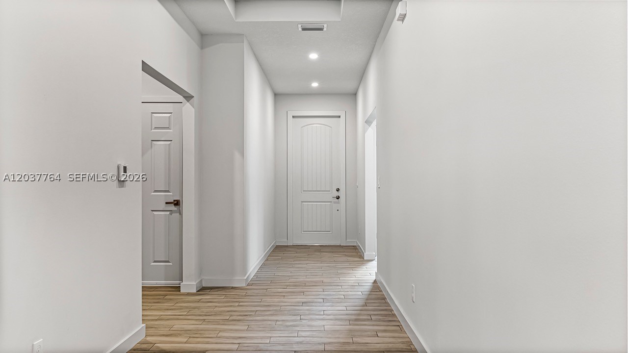 LAKEWOOD PARK UNIT 5 - Residential Lease