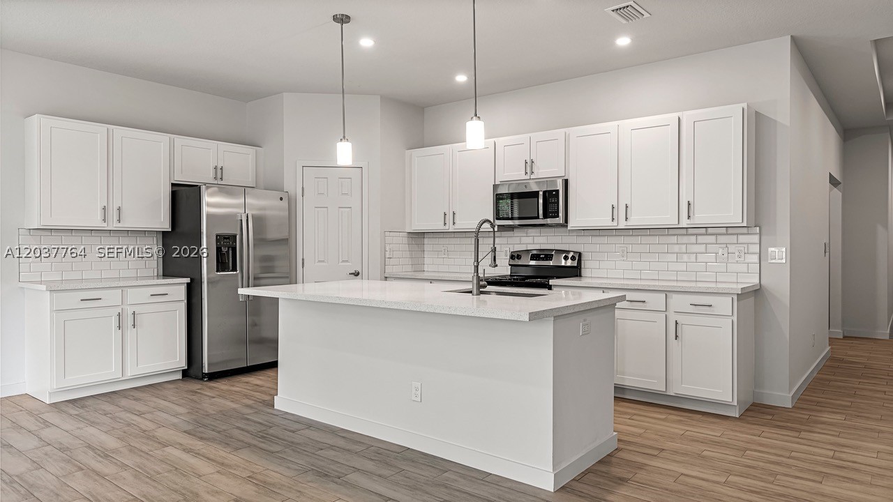 LAKEWOOD PARK UNIT 5 - Residential Lease