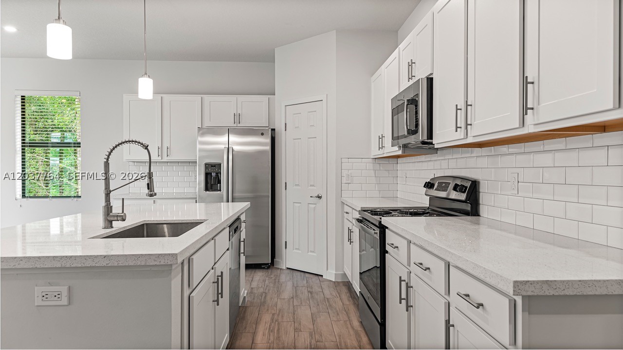 LAKEWOOD PARK UNIT 5 - Residential Lease