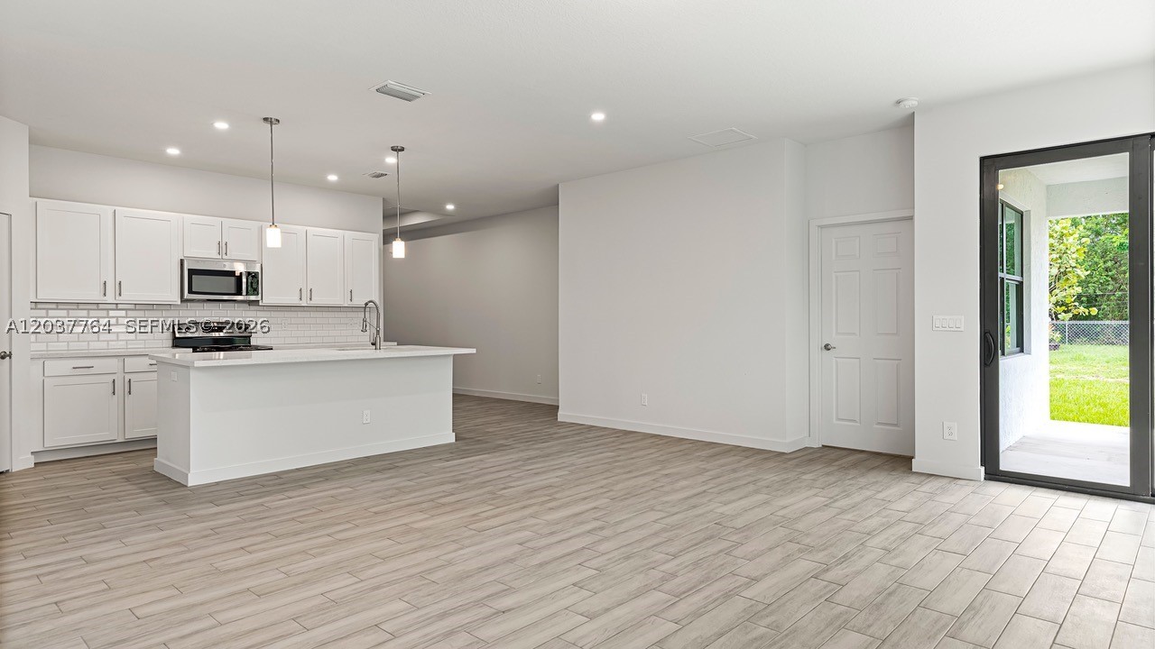 LAKEWOOD PARK UNIT 5 - Residential Lease
