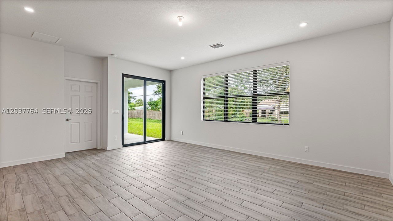 LAKEWOOD PARK UNIT 5 - Residential Lease