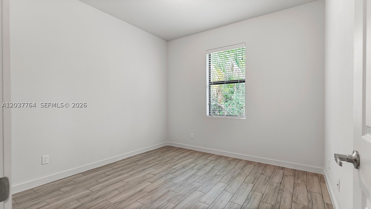 LAKEWOOD PARK UNIT 5 - Residential Lease