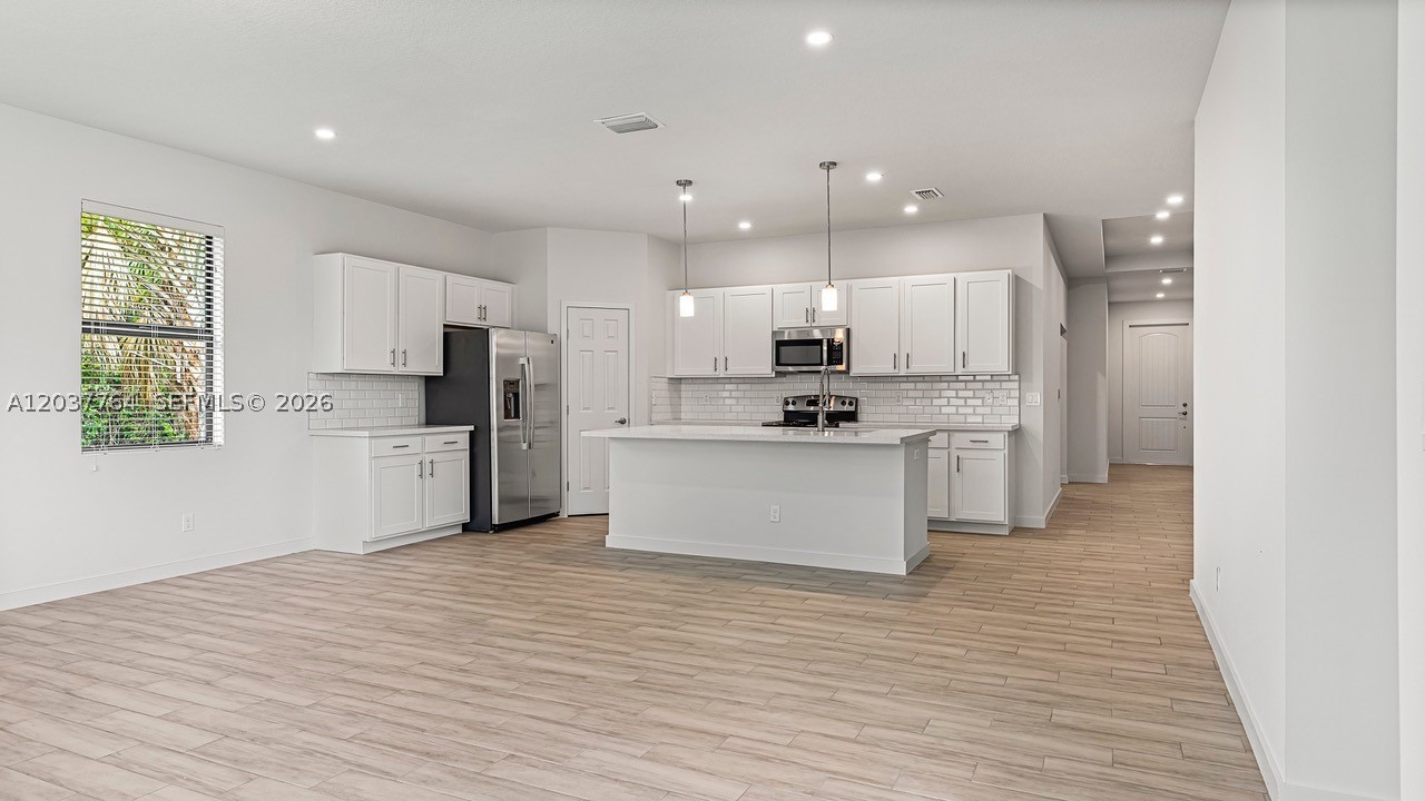 LAKEWOOD PARK UNIT 5 - Residential Lease