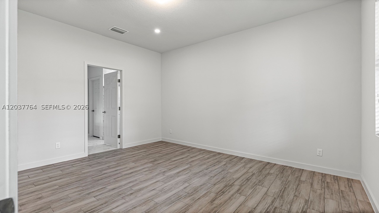 LAKEWOOD PARK UNIT 5 - Residential Lease