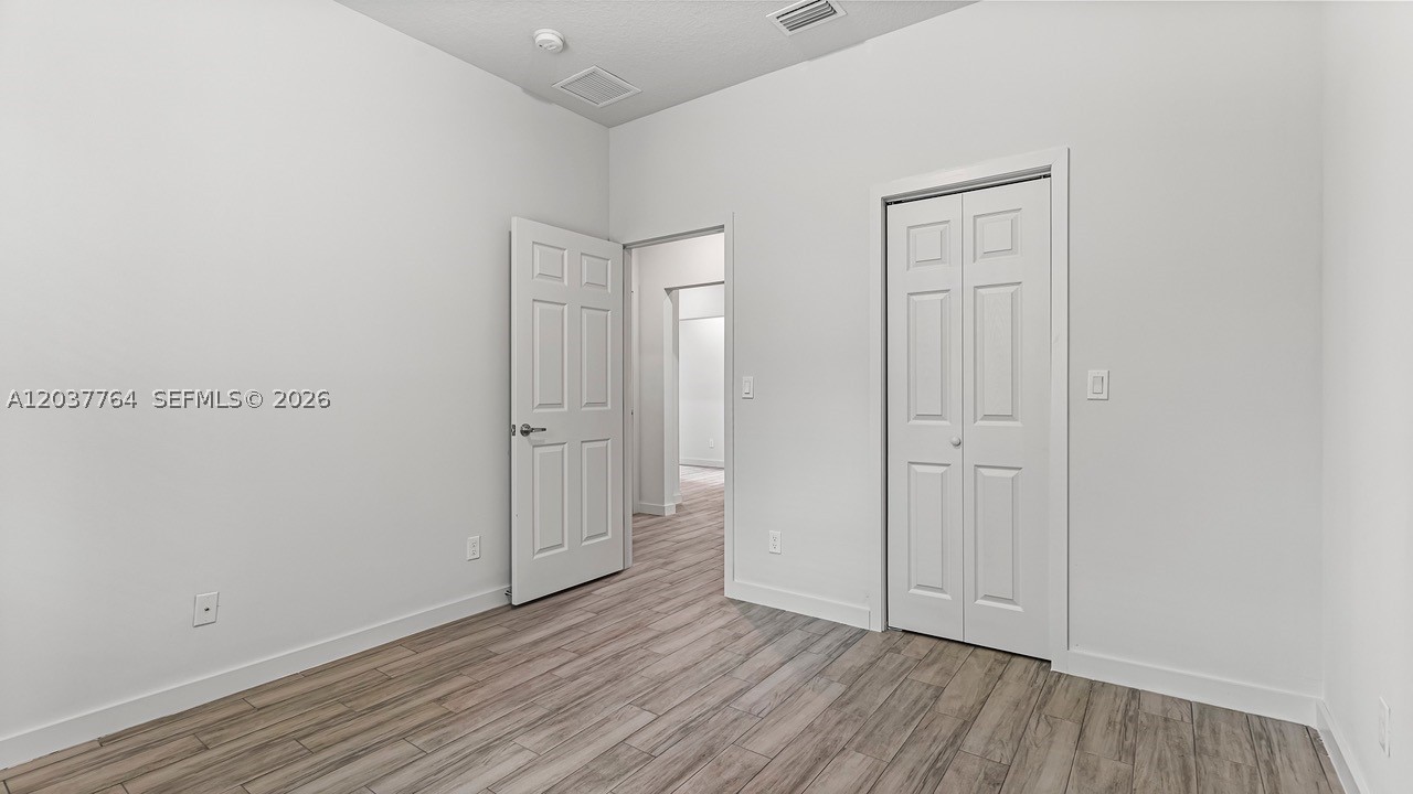 LAKEWOOD PARK UNIT 5 - Residential Lease