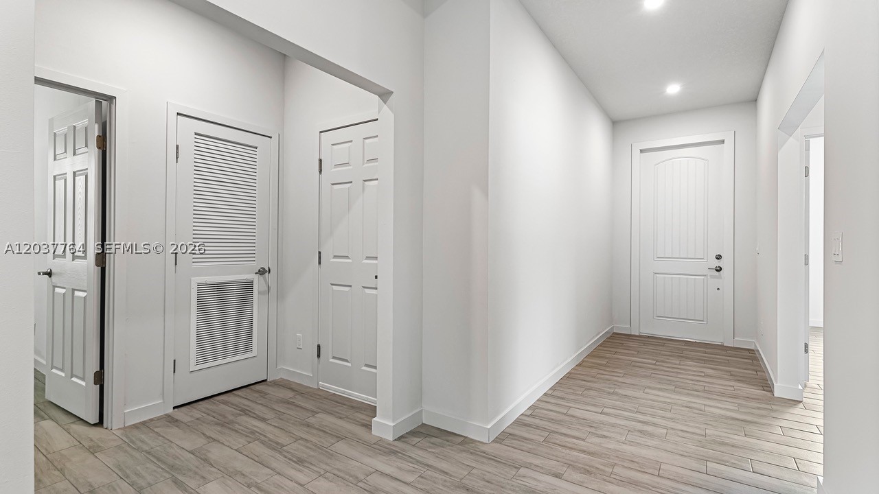 LAKEWOOD PARK UNIT 5 - Residential Lease