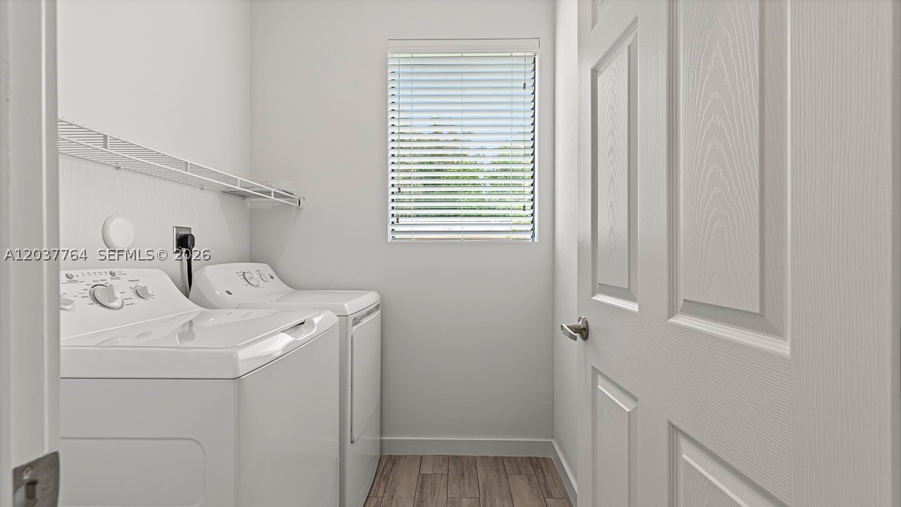 LAKEWOOD PARK UNIT 5 - Residential Lease