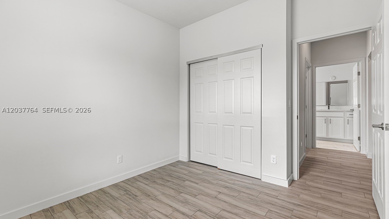 LAKEWOOD PARK UNIT 5 - Residential Lease