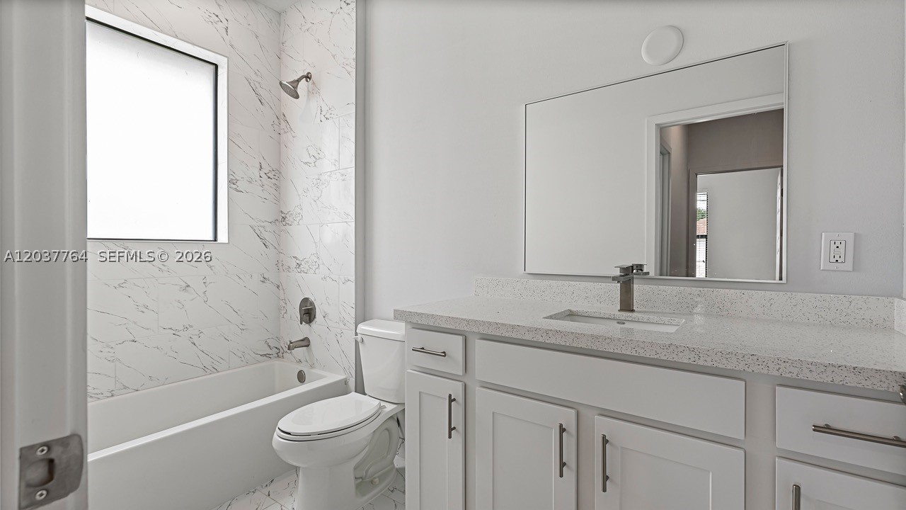 LAKEWOOD PARK UNIT 5 - Residential Lease