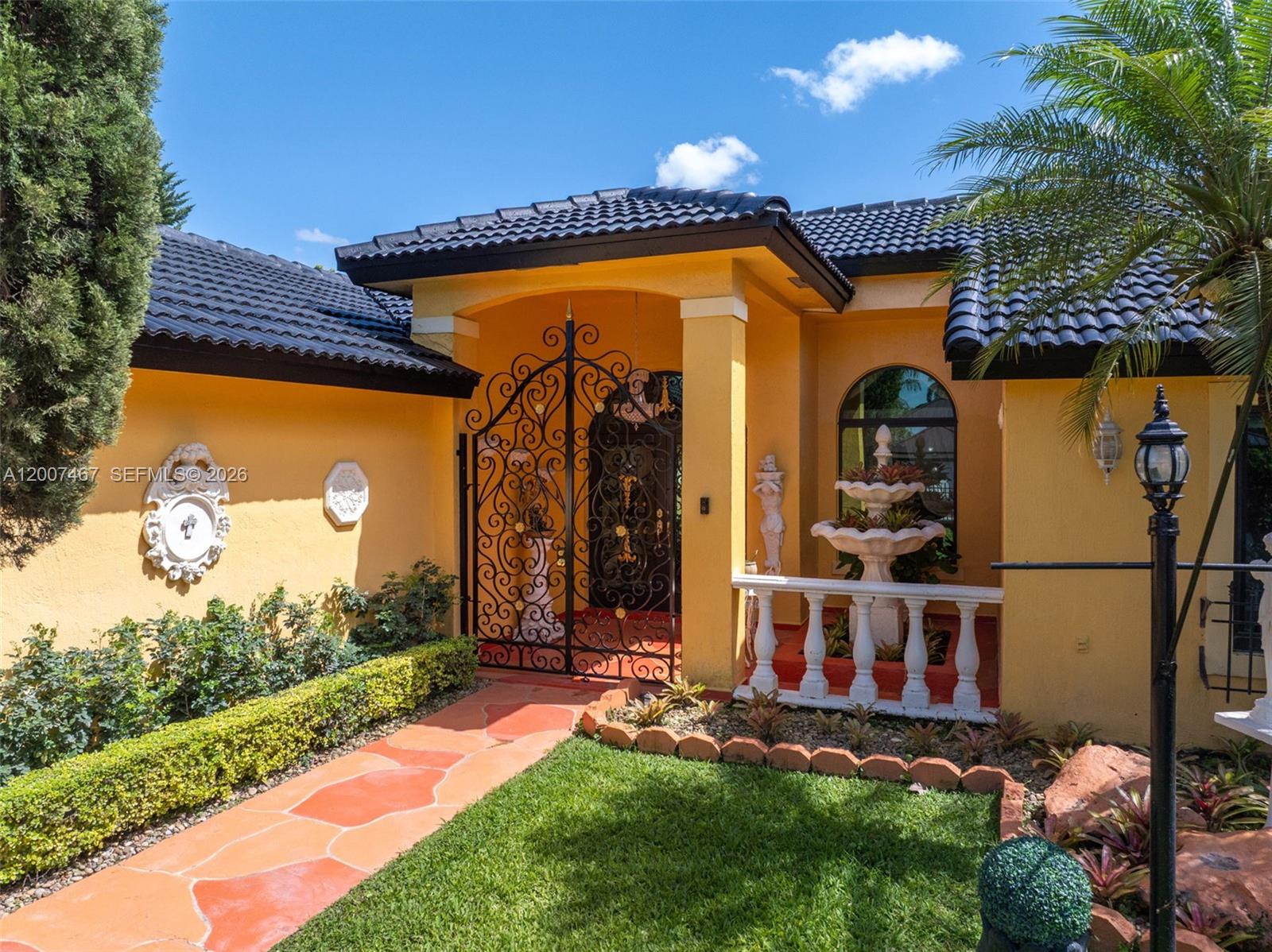 BISCAYNE BEST - Residential