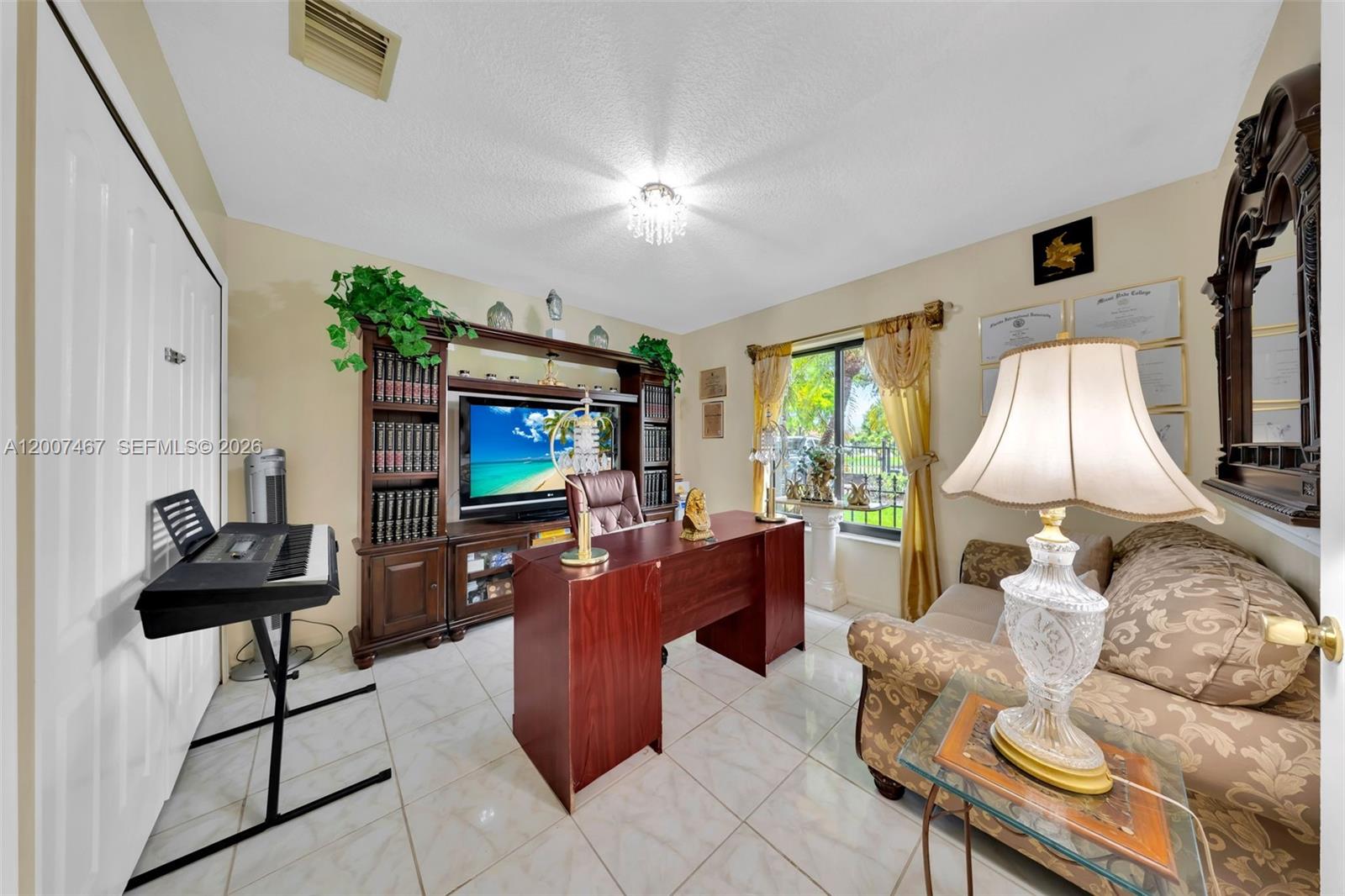 BISCAYNE BEST - Residential