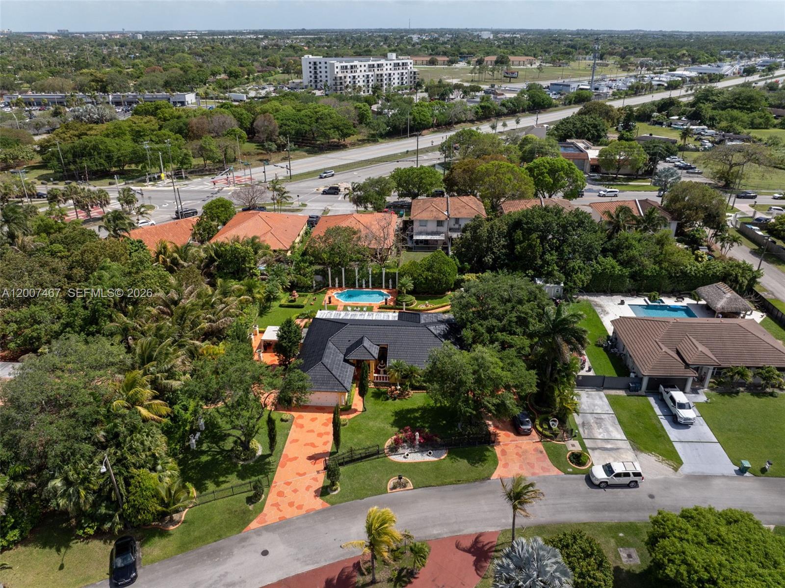 BISCAYNE BEST - Residential