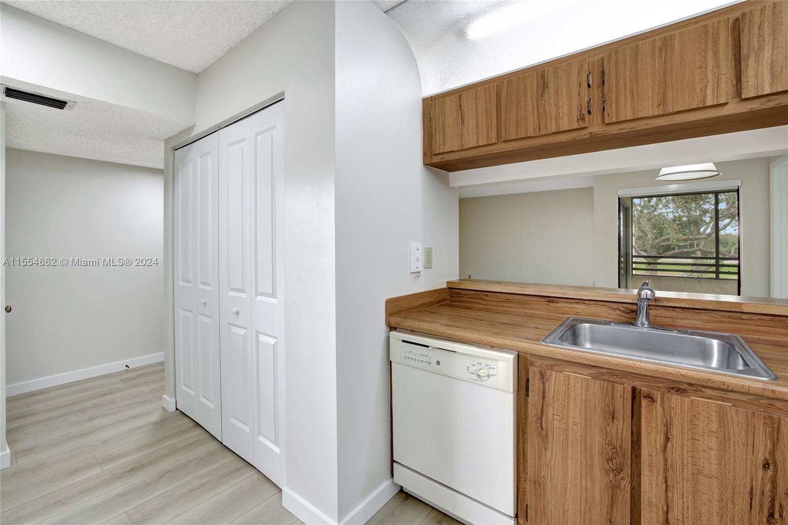 PIERPOINTE EAST - Residential Lease